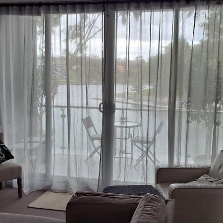 Marina View Apartment On The Maribyrnong River, Melbourne Luaran gambar