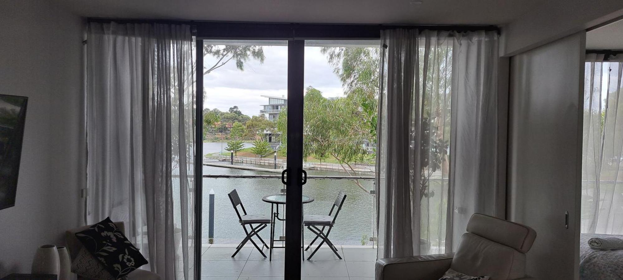 Marina View Apartment On The Maribyrnong River, Melbourne Luaran gambar