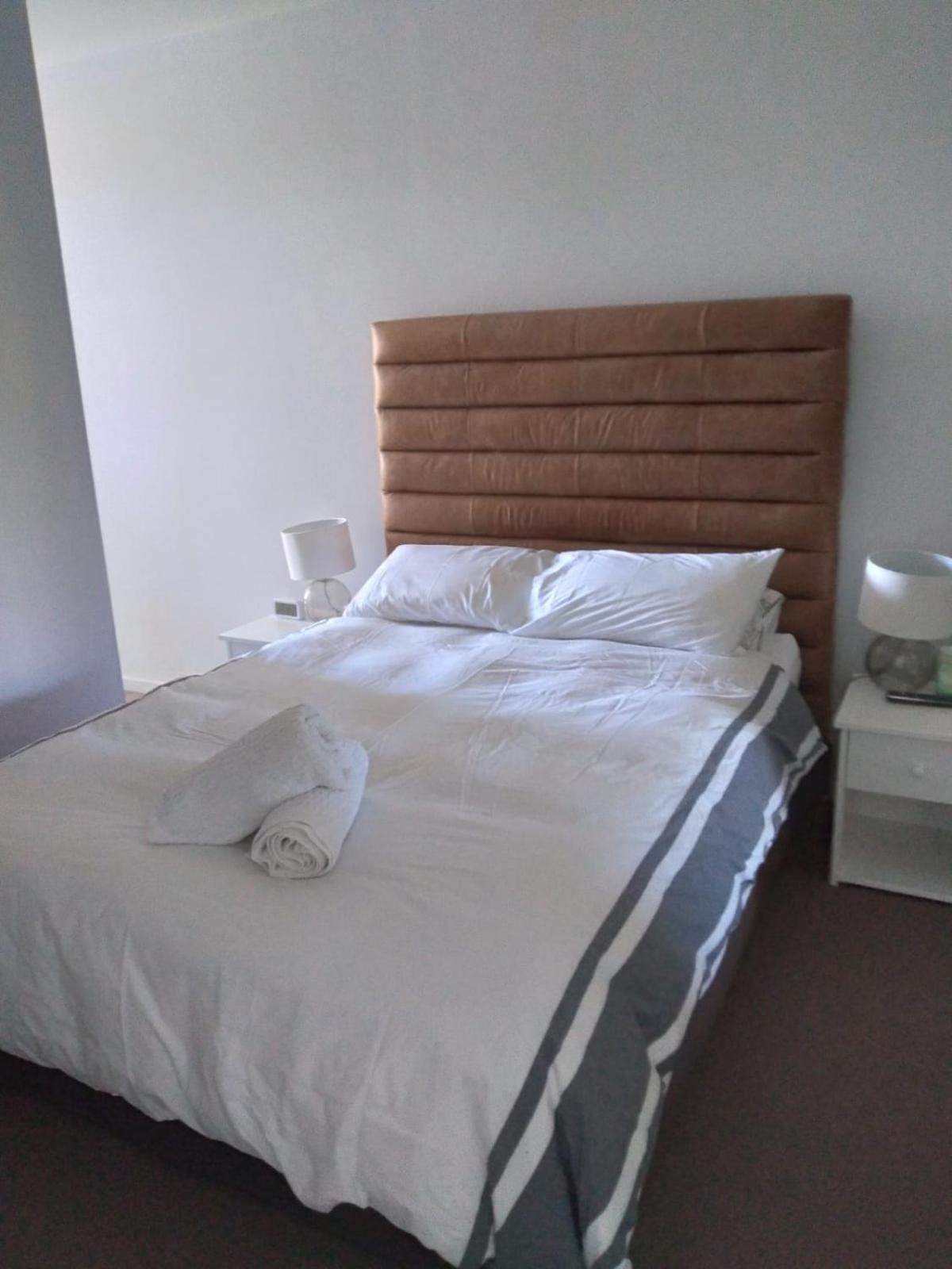 Marina View Apartment On The Maribyrnong River, Melbourne Luaran gambar