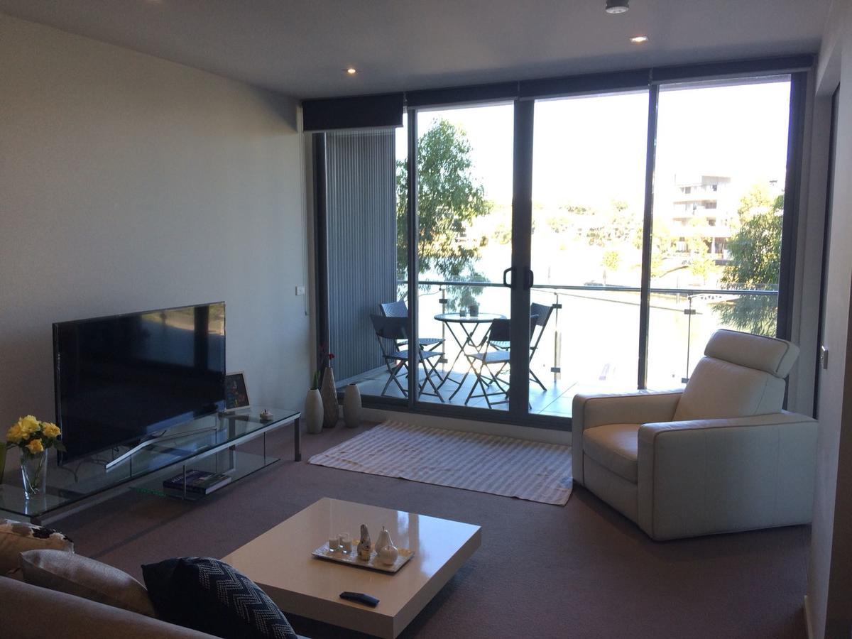 Marina View Apartment On The Maribyrnong River, Melbourne Luaran gambar