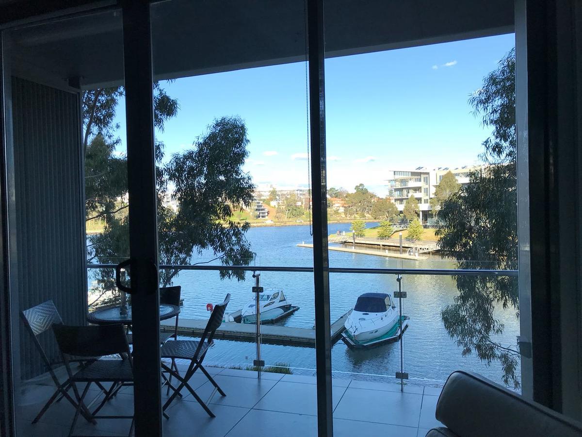 Marina View Apartment On The Maribyrnong River, Melbourne Luaran gambar