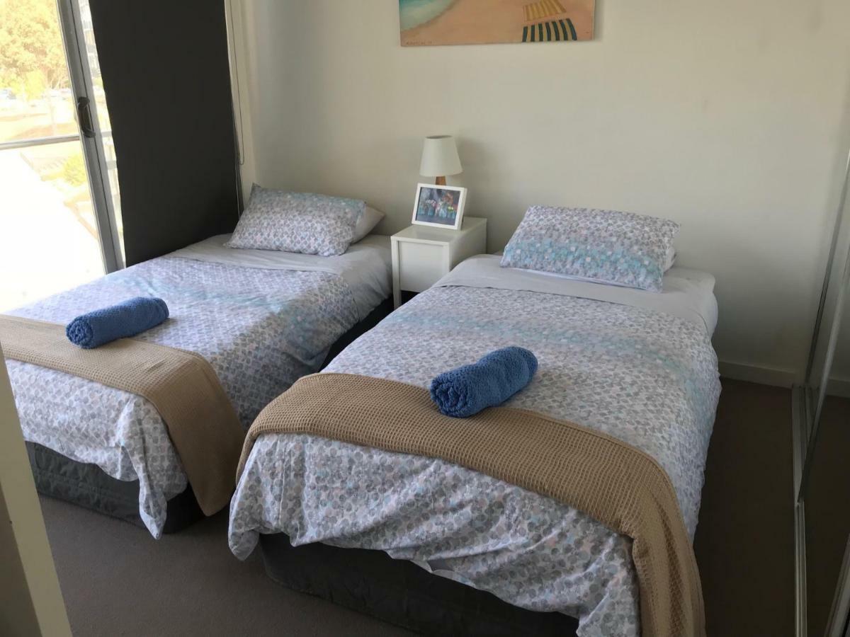 Marina View Apartment On The Maribyrnong River, Melbourne Luaran gambar