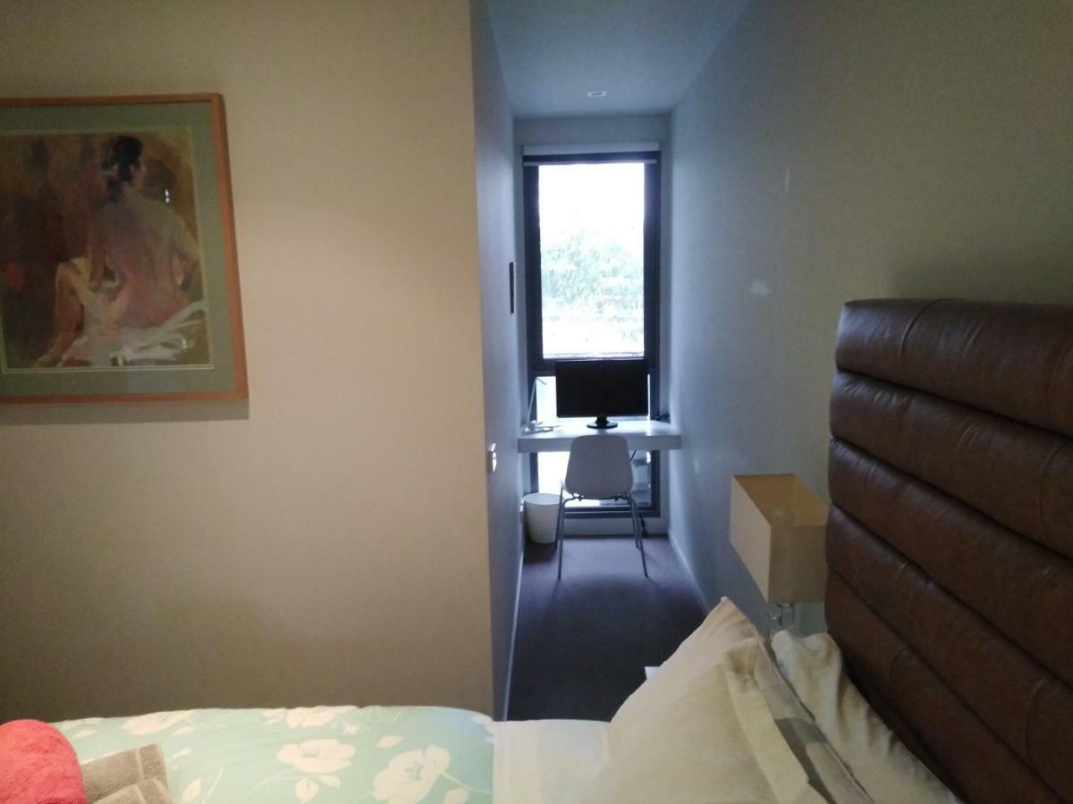 Marina View Apartment On The Maribyrnong River, Melbourne Luaran gambar